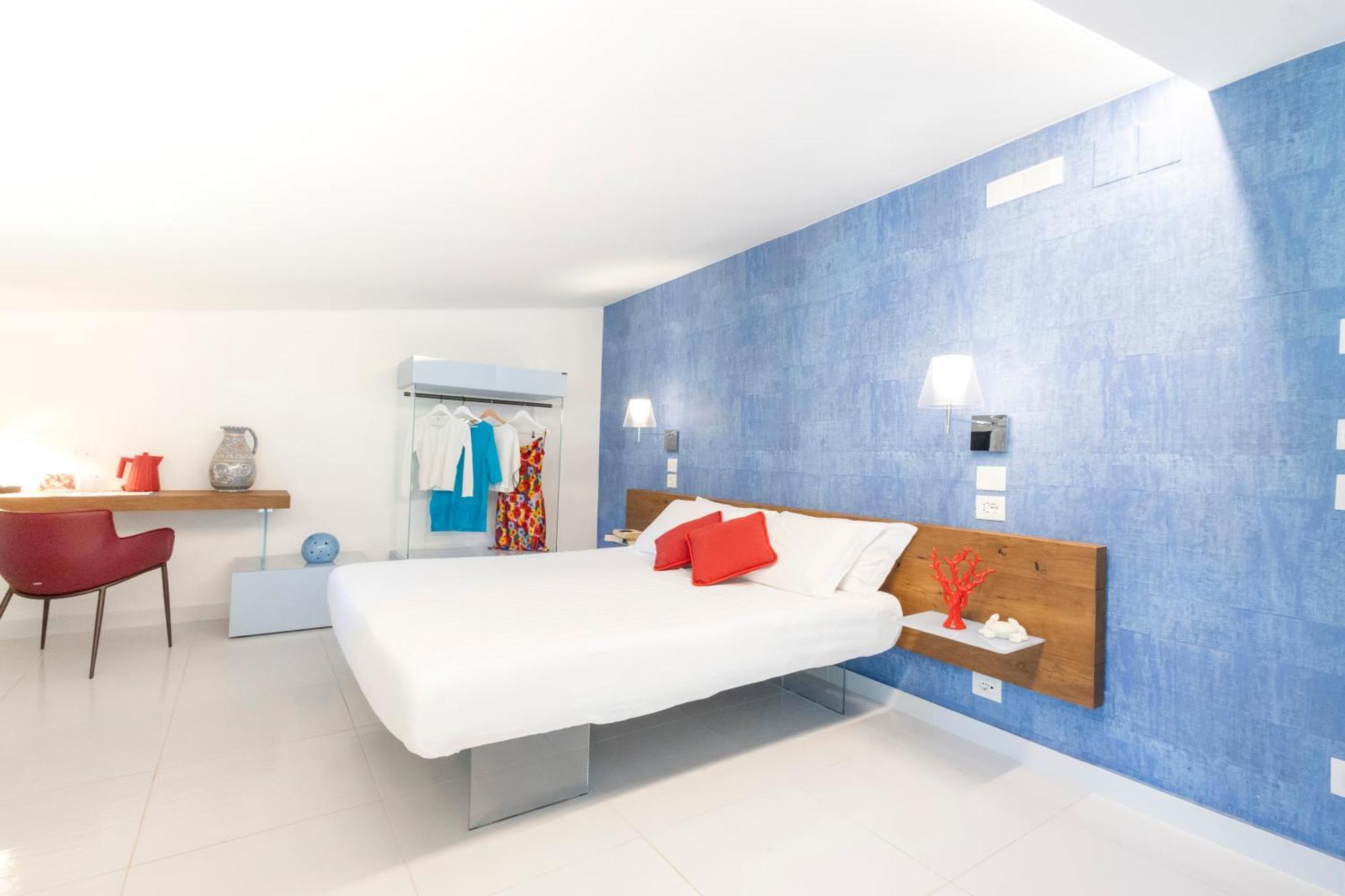 Suite con Balcone e Vista Mare Parziale